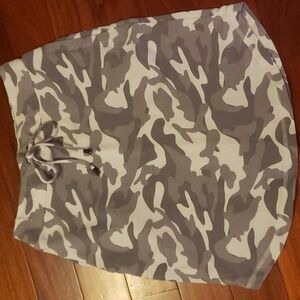 Rachel Zoe Gray Camo Skirt Size Xs